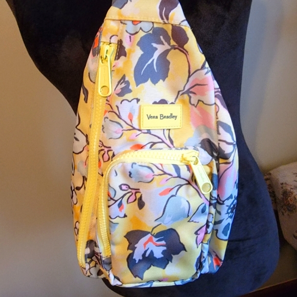 Vera Bradley Handbags - Vera Bradley Crossbody Bag